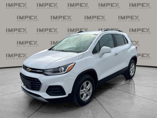 Used 2019 Chevrolet Trax LT w/ LT Convenience Package image 1