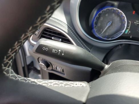 New 2026 Chrysler Pacifica Limited image 21