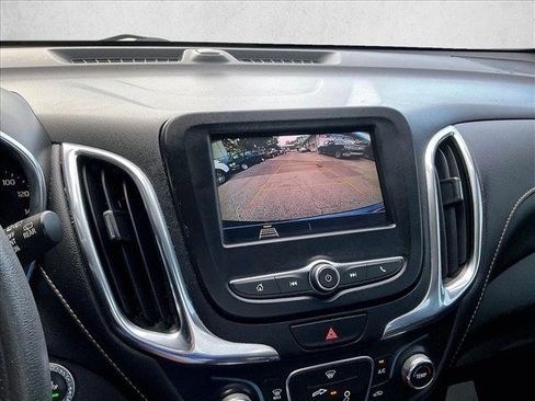 Used 2019 Chevrolet Equinox LT FWD image 22