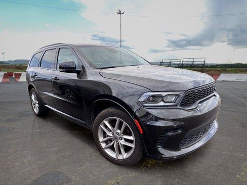 Used 2024 Dodge Durango GT RWD image 2