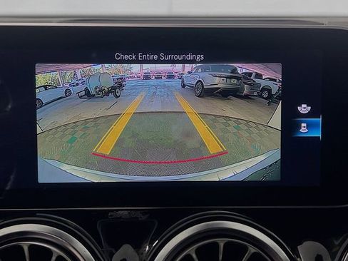 Used 2021 Mercedes-Benz GLB 35 AMG 4MATIC image 22