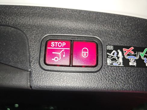 New 2026 Mercedes-Benz GLE 350 4MATIC image 13