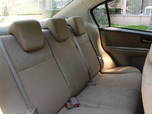 Used 2009 Suzuki SX4 Sedan FWD image 21