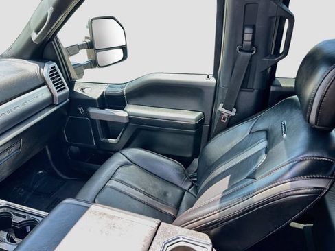 Used 2020 Ford F250 Platinum w/ FX4 Off-Road Package AWD/4WD image 5