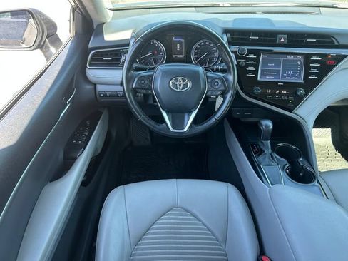 Used 2020 Toyota Camry SE FWD image 27