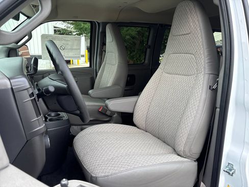 New 2026 GMC Savana 3500 LT w/ LT Preferred Equipment Group RWD image 13