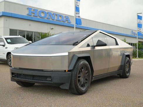 Used 2024 Tesla Cybertruck AWD Crew Cab image 1