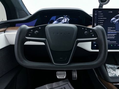 Used 2023 Tesla Model X image 28