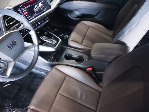 Used 2023 Audi Q4 e-tron Premium w/ Convenience Package RWD image 22