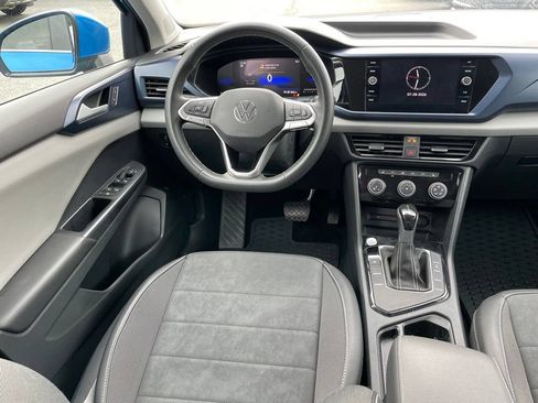 Certified 2023 Volkswagen Taos SE FWD image 8