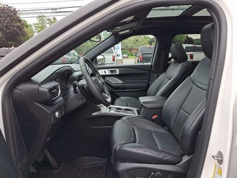 Certified 2020 Ford Explorer ST w/ Premium Technology Package AWD/4WD image 14