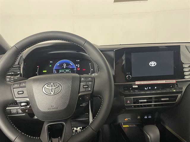 New 2026 Toyota Camry Hybrid AWD/4WD image 15