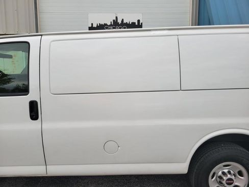 Used 2009 GMC Savana 3500 RWD image 13