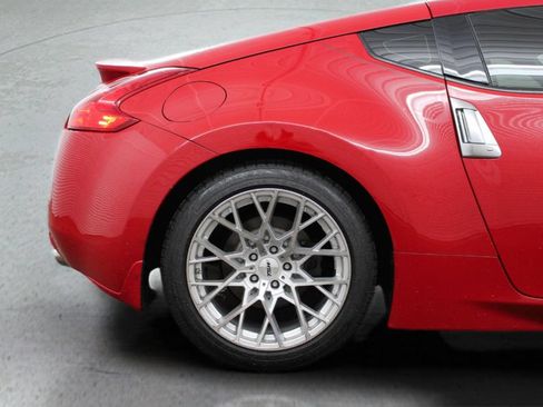 Used 2009 Nissan 370Z Touring RWD image 12