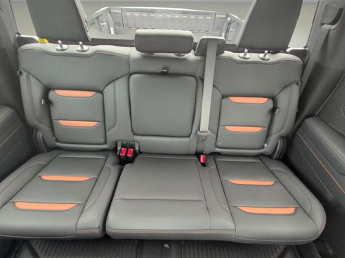 Used 2025 GMC Sierra 1500 AT4 w/ Technology Package image 14