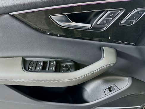 Used 2023 Audi Q8 Premium Plus w/ Premium Plus Package image 21