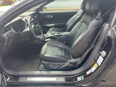 Used 2019 Ford Mustang GT Premium w/ Equipment Group 401A RWD image 9