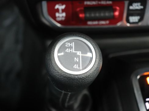 Used 2026 Jeep Wrangler Unlimited Rubicon AWD/4WD image 39