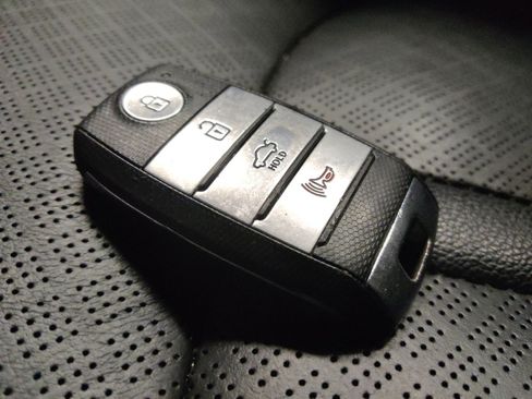 Used 2020 Kia Optima SE image 32