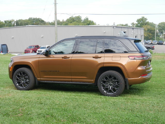 New 2027 Jeep Grand Cherokee Summit AWD/4WD image 12