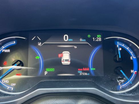 Used 2025 Toyota RAV4 XLE AWD/4WD image 15