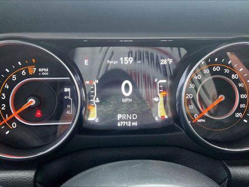 Used 2019 Jeep Wrangler Sport S image 19