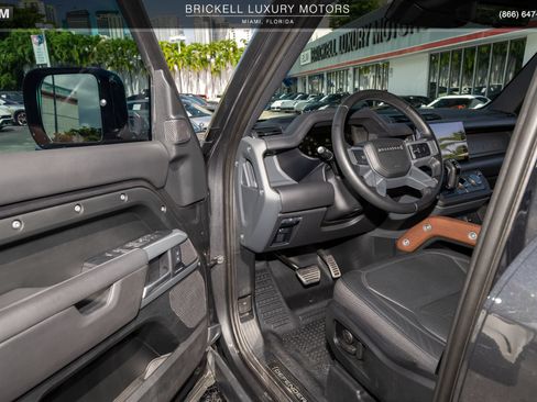 Used 2024 Land Rover Defender 110 X AWD/4WD image 59