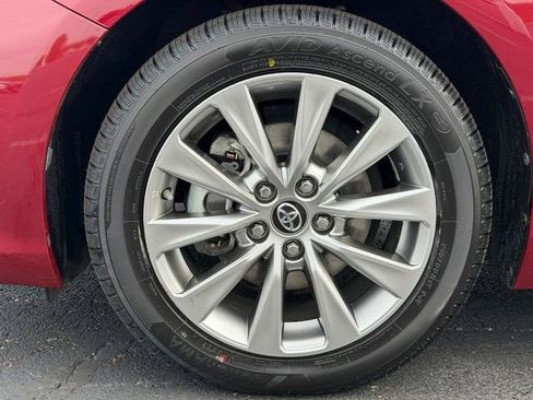 Certified 2016 Toyota Camry XLE w/ Moonroof Package image 11