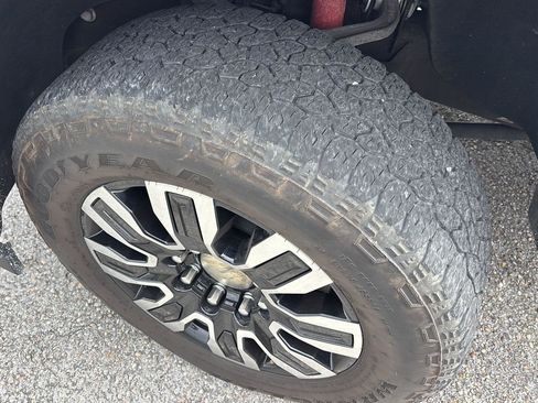Certified 2024 GMC Sierra 2500 Denali Ultimate AWD/4WD image 14