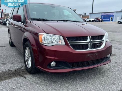Used 2019 Dodge Grand Caravan SXT FWD image 1