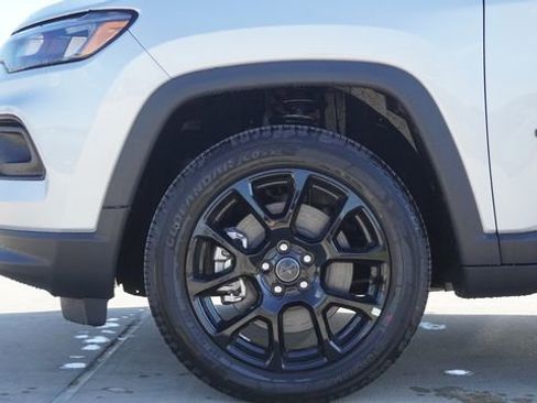 New 2026 Jeep Compass Latitude image 5