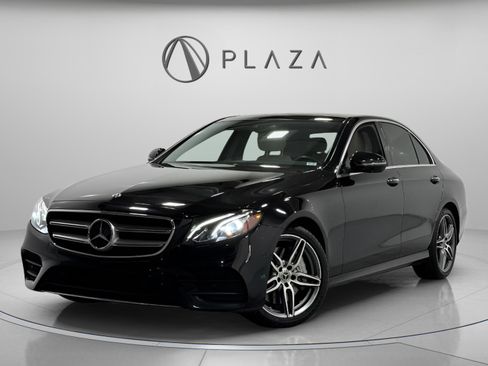 Used 2019 Mercedes-Benz E 300 4MATIC image 1