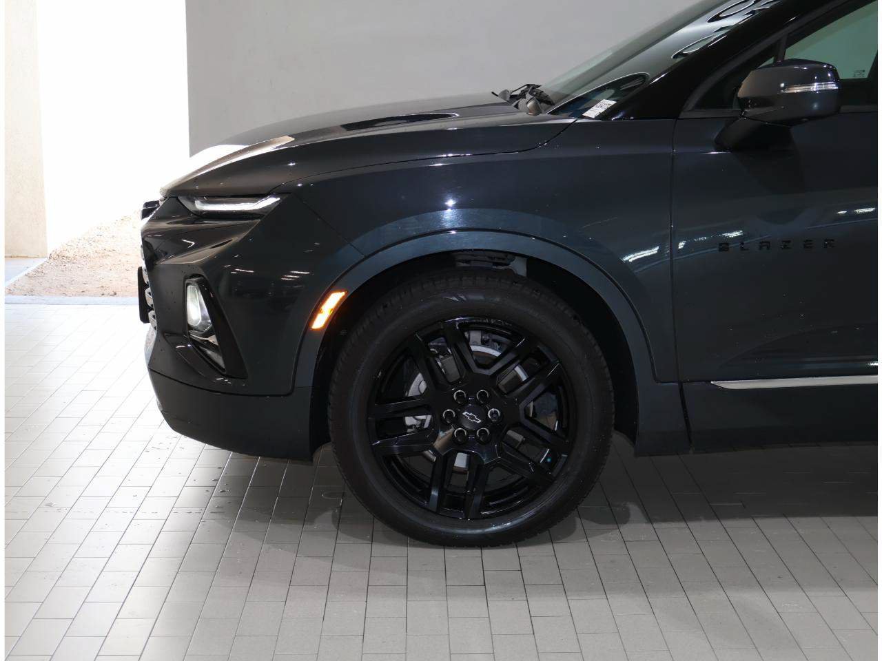 Used 2020 Chevrolet Blazer Premier w/ Driver Confidence II Package AWD/4WD image 4
