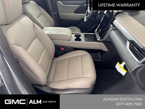 New 2026 GMC Acadia Elevation w/ Elevation Premium Package FWD image 15