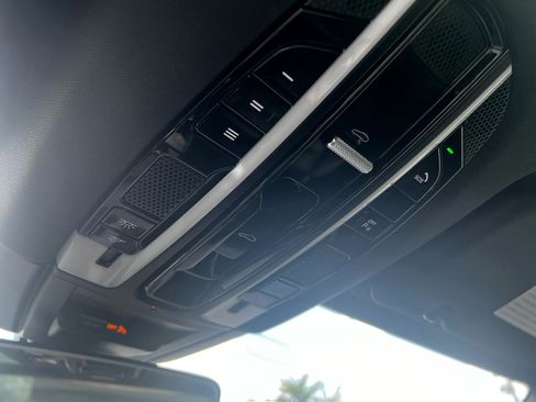 Used 2021 Porsche Cayenne image 20