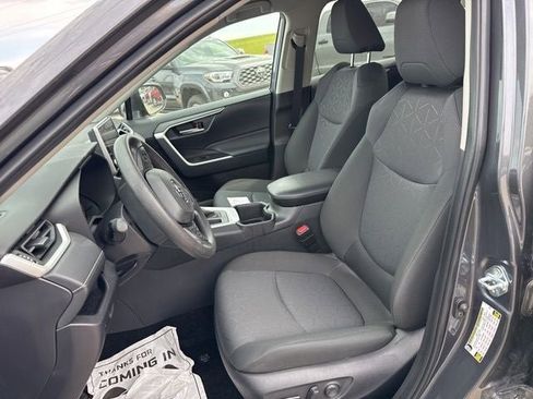 Used 2025 Toyota RAV4 XLE AWD/4WD image 7
