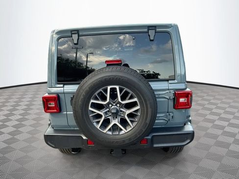 Used 2024 Jeep Wrangler Unlimited Sahara w/ Technology Group AWD/4WD image 7