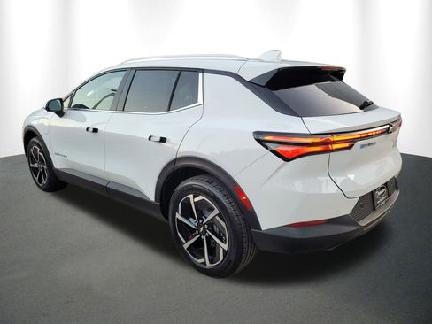 New 2026 Chevrolet Equinox EV LT FWD image 4