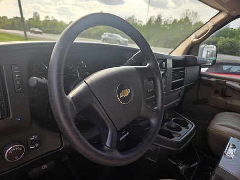 Used 2012 Chevrolet Express 3500 RWD image 15