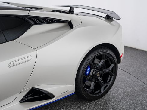 Used 2023 Lamborghini Huracan Tecnica RWD image 43