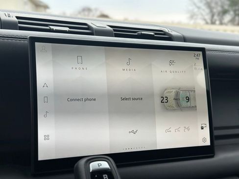 Used 2025 Land Rover Defender 130 X-Dynamic SE image 34