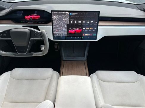 Used 2022 Tesla Model S image 17