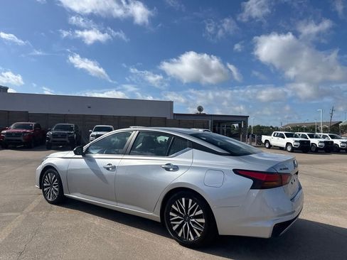 Certified 2025 Nissan Altima 2.5 SV FWD image 13
