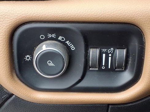 Used 2019 RAM 3500 Big Horn image 14