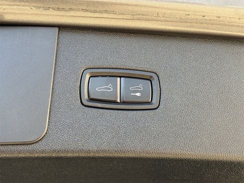 Used 2019 Porsche Cayenne image 32
