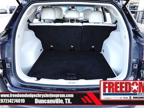 Used 2018 Jeep Compass Latitude FWD image 46