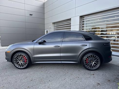Used 2022 Porsche Cayenne GTS AWD/4WD image 4