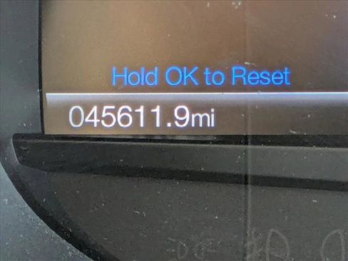 Used 2019 Ford Edge Titanium w/ Cold Weather Package image 9