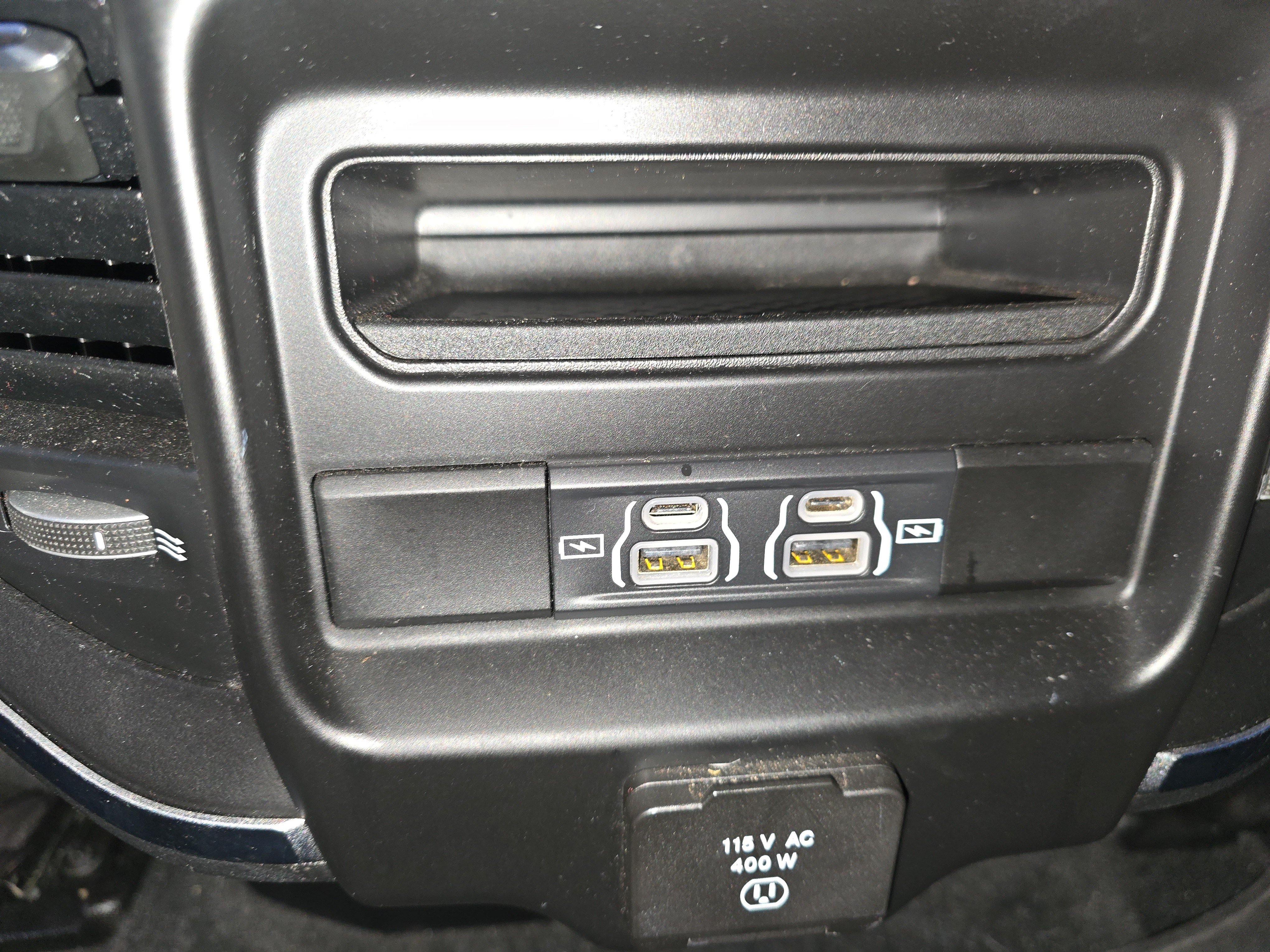 Used 2023 RAM 1500 Laramie AWD/4WD image 15