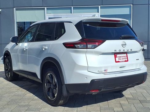 Certified 2025 Nissan Rogue SV image 6